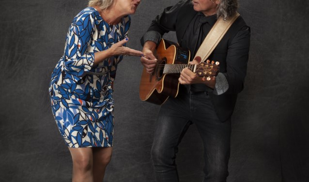 SimonèZ geeft een theaterconcert in de Cultuurschuur.
