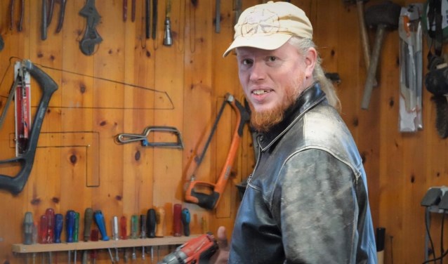 Jannes neemt graag de tijd om zijn handen uit de mouwen te steken bij de stichting.