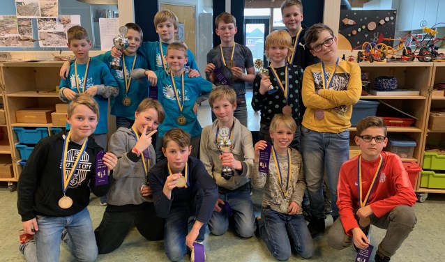 De winnaars die doorgaan naar het Noord-Hollands schaakkampioenschap: Het Koraal, de Bijenkorf en Westerkim.
