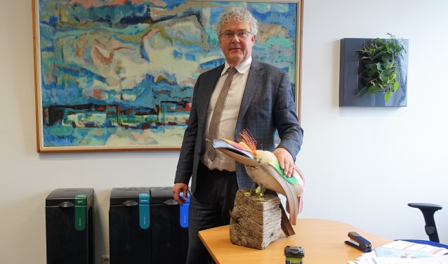 De wethouder zelf is al goed bezig met de grondstoffenscheiding; zowel thuis als op kantoor.