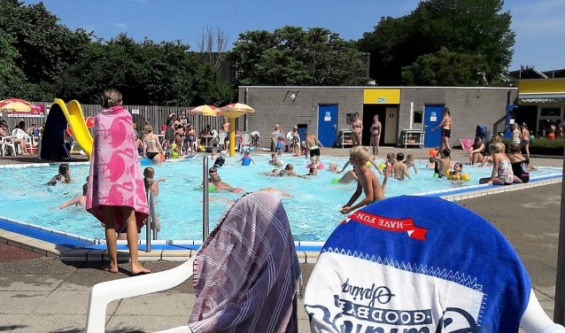 Inwoners en toeristen kunnen eind april weer buiten zwemmen in de gemeente Medemblik.