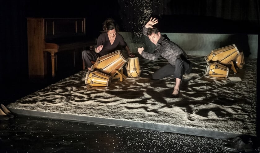 Locatietheater 'Senang' is te zien in Bergen aan Zee.