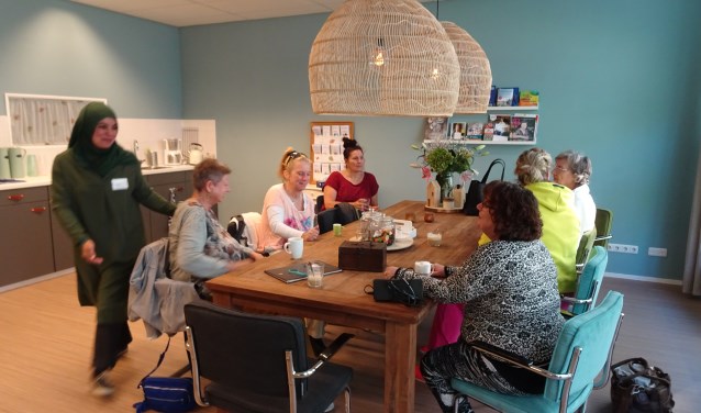 Een praatje met een bakje koffie doet wonderen.