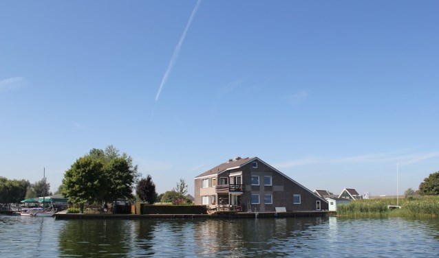 Huis aan het Water.