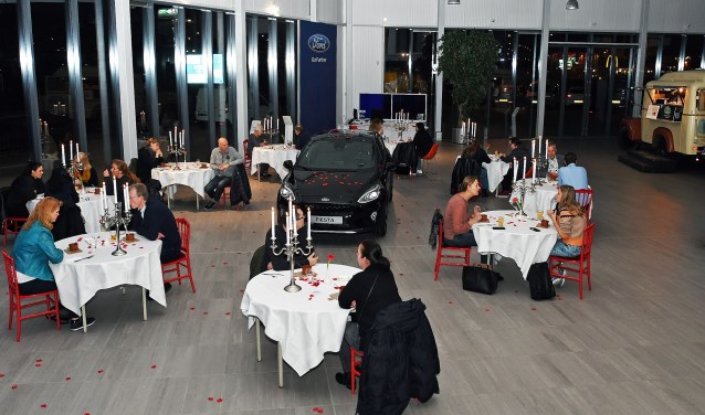 Romantisch dineren tijdens de First-Date met de nieuwste Ford in Zaandam.