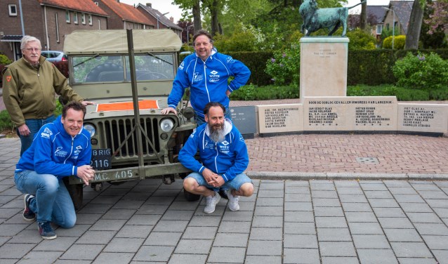 De heer de Blanken van Museum Collectie '39-'45, Joost Naberman, Willem Witte en Mike Jongerius nodigen jong en oud van harte uit de vrijheid te delen op zondag 5 mei!