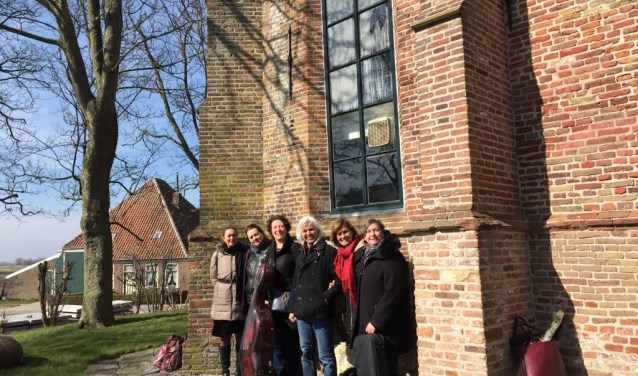 Het Pergo Ensemble zingt in de Ruïnekerk.