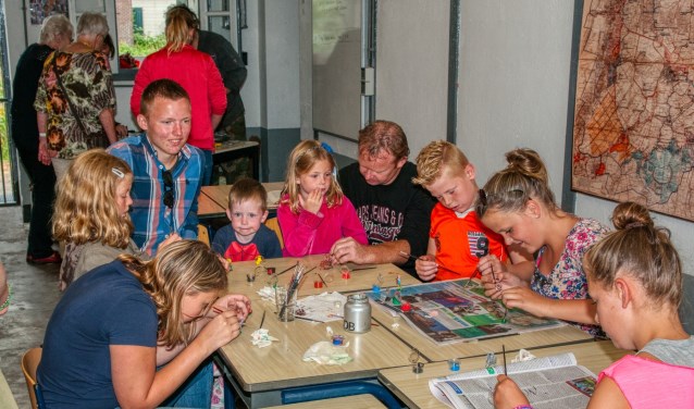 De kinderen alvast aan de slag.