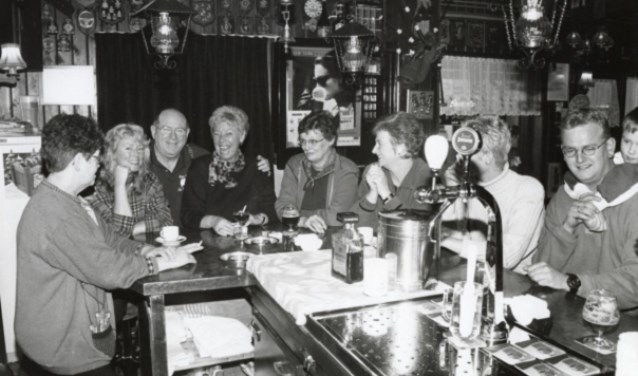 De Doedelzaak aan de Breewaterstraat in 1994.