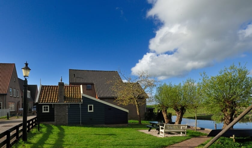 De vaartocht start vanaf het kleinste huisje in Schermerhorn.