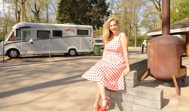 Daphne Gakes leeft al twee jaar in haar camper 'Bartje'