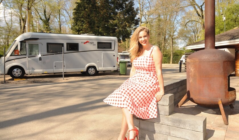 Daphne Gakes leeft al twee jaar in haar camper 'Bartje'