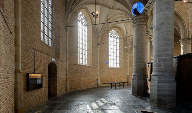 Een kijkje nemen in de Grote Kerk.