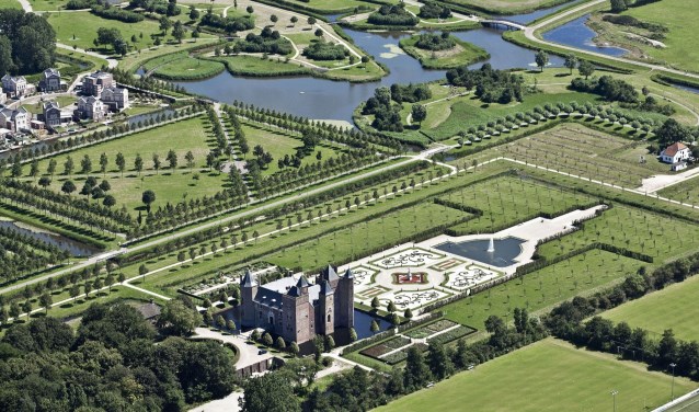 Locatie Slot Assumburg met Kasteeltuin.