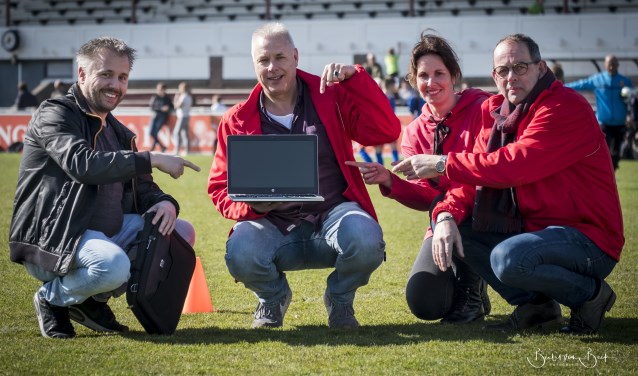Stichting Schoolvoetbal Den Helder is ontzettend geholpen met de laptop.