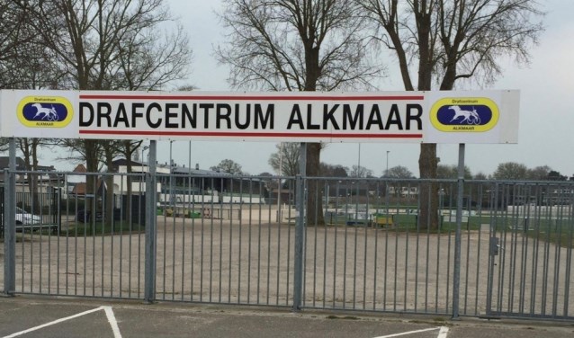 Maandag gaan de poorten weer open van de drafbaan.