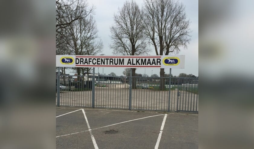 Maandag gaan de poorten weer open van de drafbaan.
