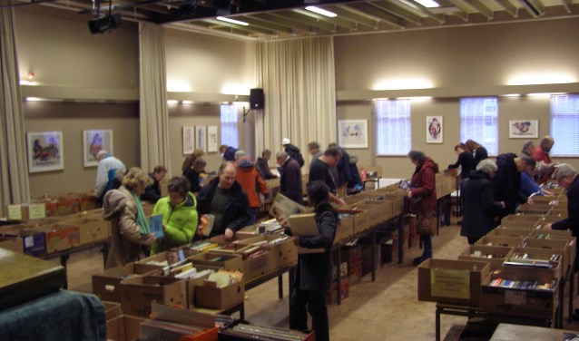 Boekenmarkt Dorpshuis Landsmeer op Koningsdag