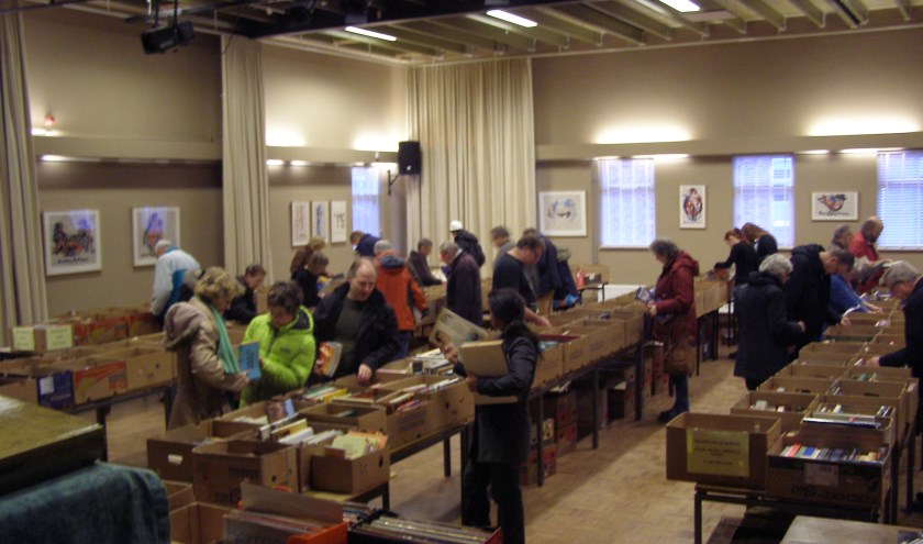 Boekenmarkt Dorpshuis Landsmeer op Koningsdag