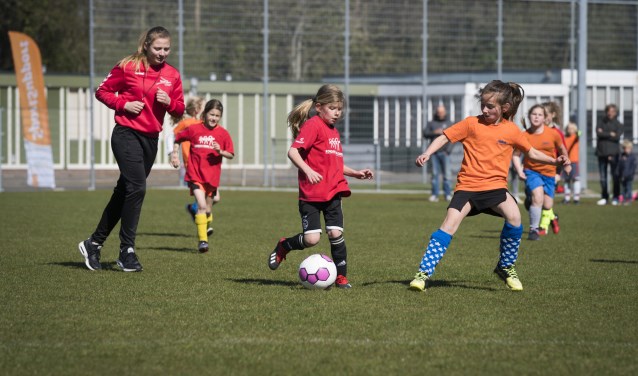 Schoolvoetbal verbroederd.