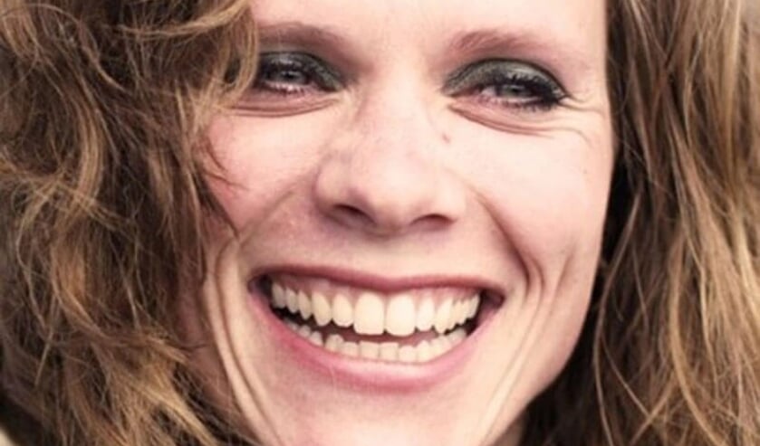Niki Jacobs zingt Theodorakis' Mauthausen Cyclus in Vredeskerkje.
