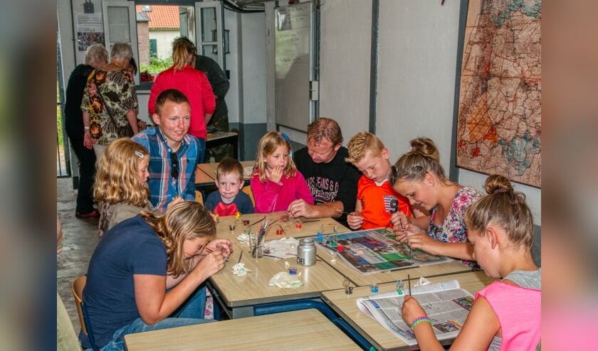Kinderen kunnen hun kunstwerken mee naar huis nemen.