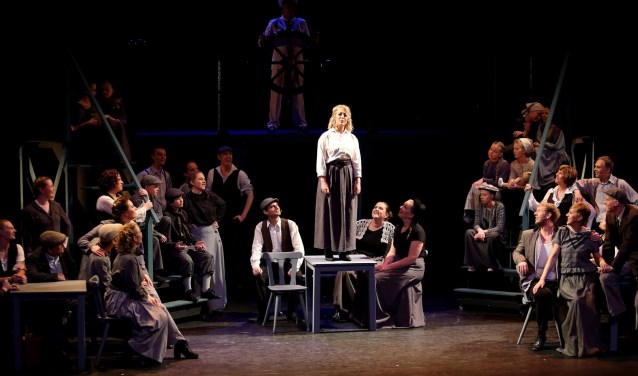 Vorig jaar speelde Brassica Musicals met veel succes de voorstelling 'Titanic'. Het Heerhugowaardse gezelschap ontving hiervoor een nominatie voor de Amateur Musical Award voor beste musical.