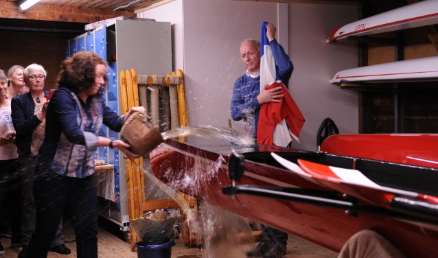 De nieuwe WRV de Zaan-boot wordt gedoopt.