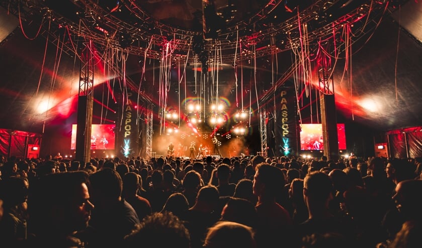 Het wordt met Koningsdag en -nacht één groot feest op het Raadhuisplein.
