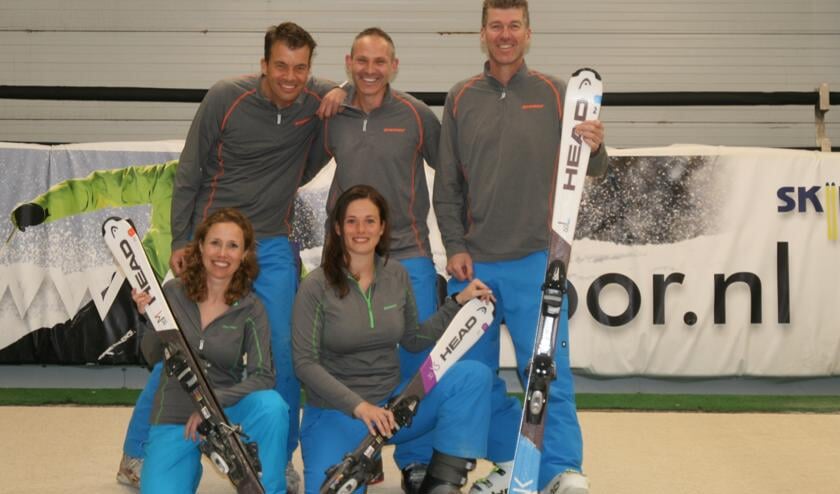 V.l.n.r. boven: Haaike Visser, Marko van Brummelen en Rolf Burgert. Onder: Evelien Zengerink en Susanne Visser.