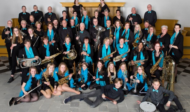 Muziekvereniging Onder Ons en opleidingsorkest Young Onder Ons.