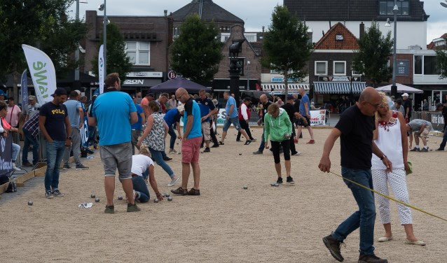 De Koemarkt wordt in het bewuste weekend in augustus een grote zandvlakte.