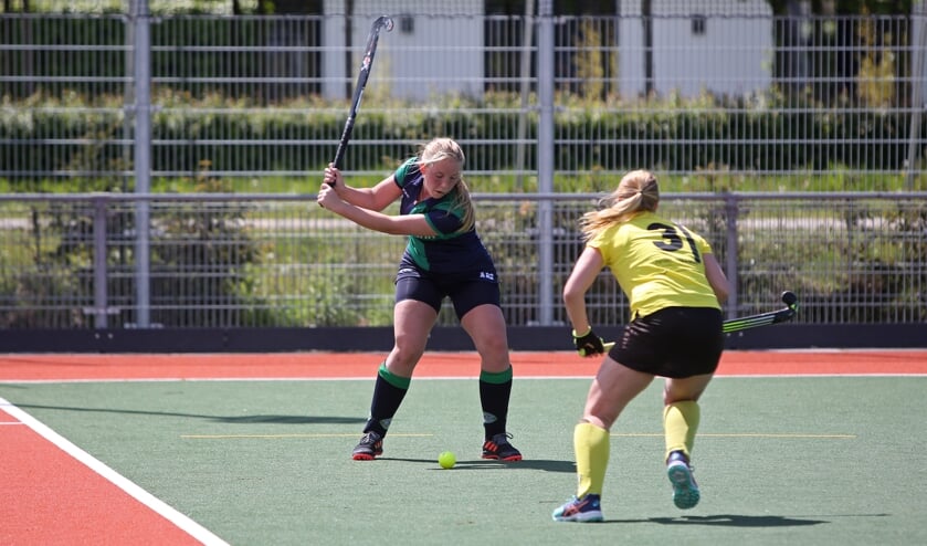 Het eerste damesteam van De Kikkers wint terecht van nummer laatst, de Zandvoortsche Hockeyclub.