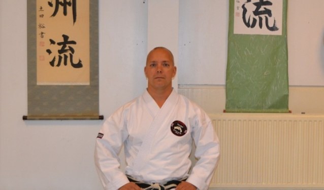 Bram Duijn geeft sinds 2007 karateles in Heerhugowaard.