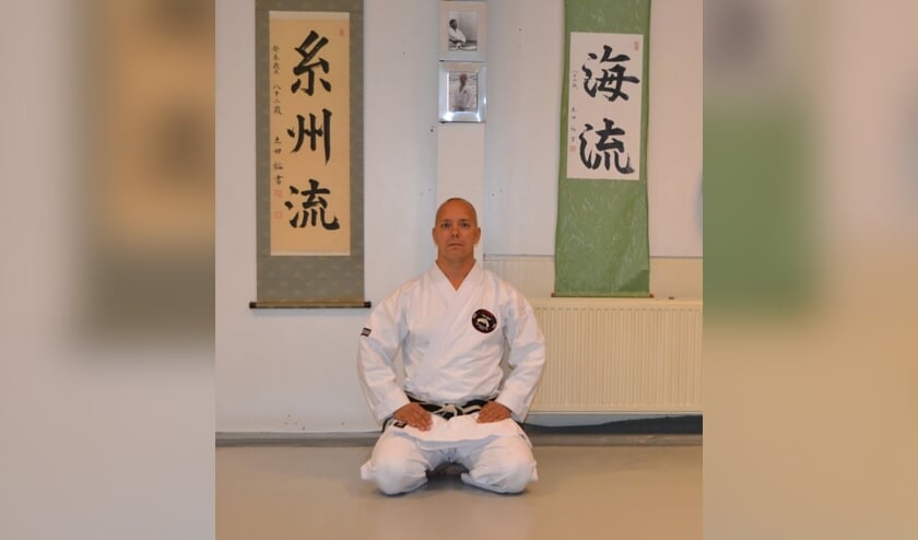 Bram Duijn geeft sinds 2007 karateles in Heerhugowaard.