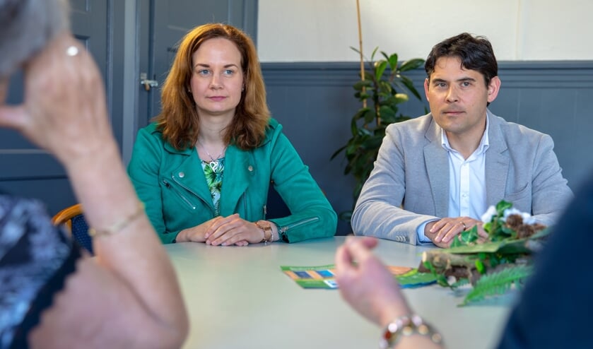 Coordinator Judith Sanstra en rechts buurtbemiddelaar Ralph van der Eijk.