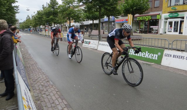 De wielerronde van Beverwijk is één van de pijlers van de Feestweek.