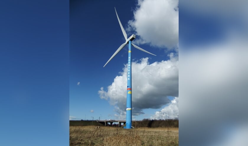 De windmolen bij de A9.