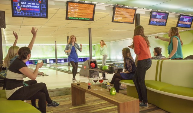Gezelligheid kent geen tijd bij Victorie Plaza Bowlen & Kegelen.