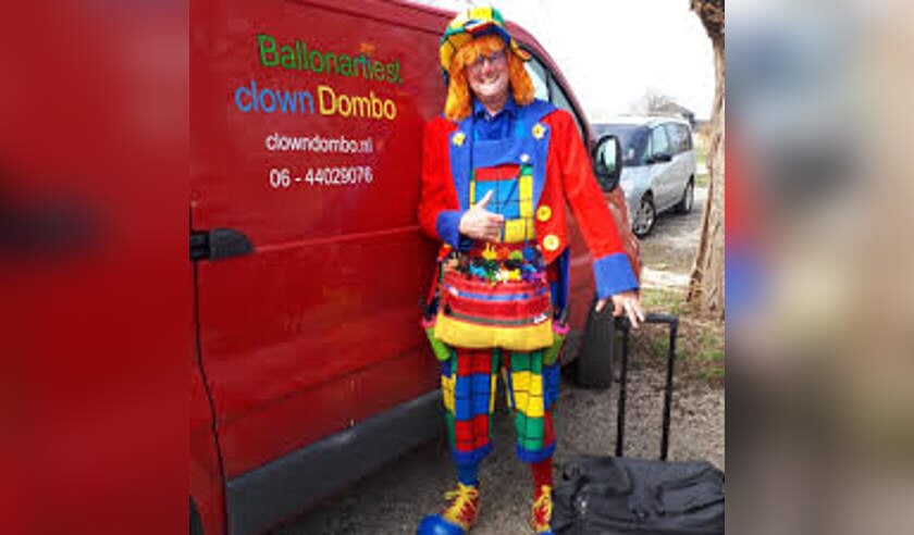 Clown Dombo is present op de Huppeltjesmarkt.