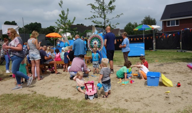 De oever van het Wijdt wordt omgetoverd tot Berkhout aan zee.
