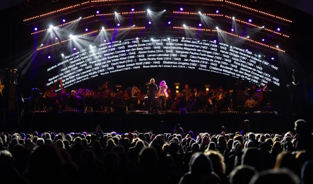 Het Herdenkingsconcert trok 5000 bezoekers.