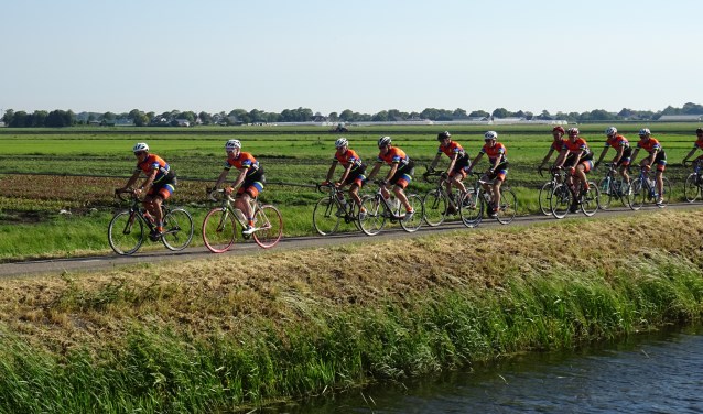 Fietsers kunnen kiezen uit twee tochten van 65 en 90 kilometer.