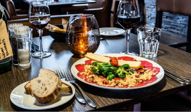 De heerlijke carpaccio en huisgerookte zalm zijn ook verkrijgbaar als meeneem-gerecht,