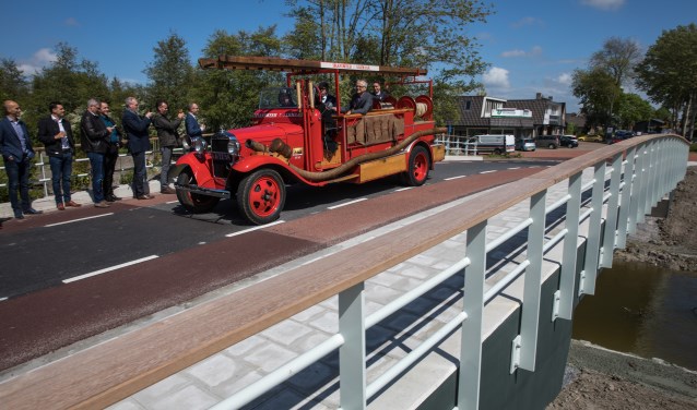 Voor het eerst in een oude brandweerwagen over 'De Helt'.