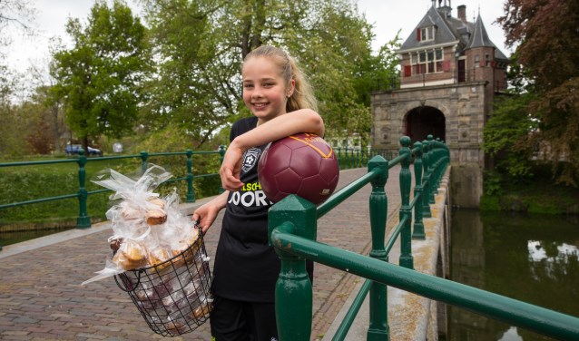 Om zoveel mogelijk geld in te zamelen, heeft Isabella onder andere cupcakes verkocht.
