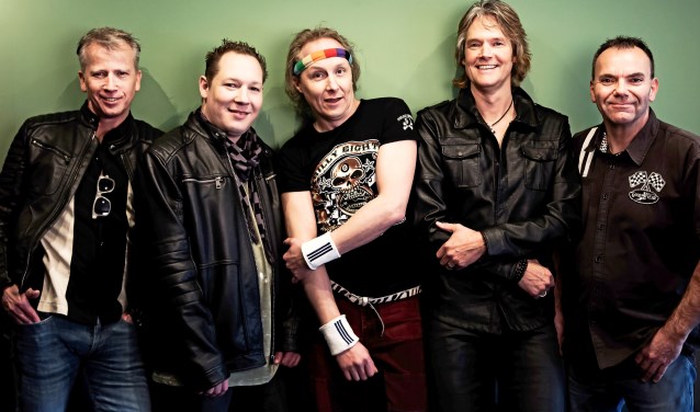 Paper Plane (vlnr):Erik van der Steen, Patrick de Jong, Arne Meintjens,