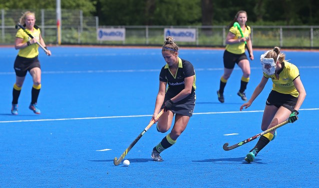 De dames van De Reigers winnen met 3-0 van hekkensluiter Leeuwarden.