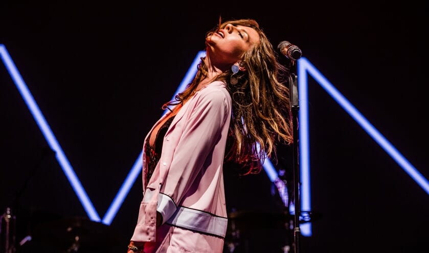 Maan start clubtour in Alkmaar