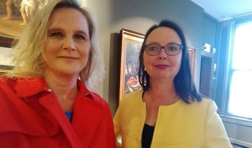 Sigrid van der Meulen (l) en Ella Siekman.
